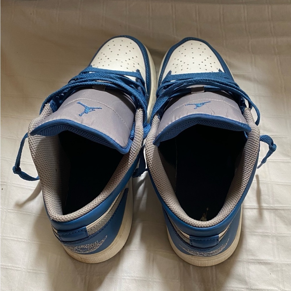 Nike Blue and White Athletic Shoes - Picture 3 of 4